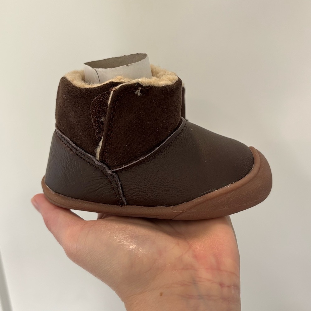 Carters Every Step Bucket Brown Sherpa Accent Boots
Toddler 2C New